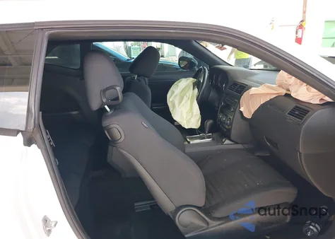 2013 Dodge Challenger Sxt z USA, uszkodzony, nr VIN 2C3CDYAG5DH648709